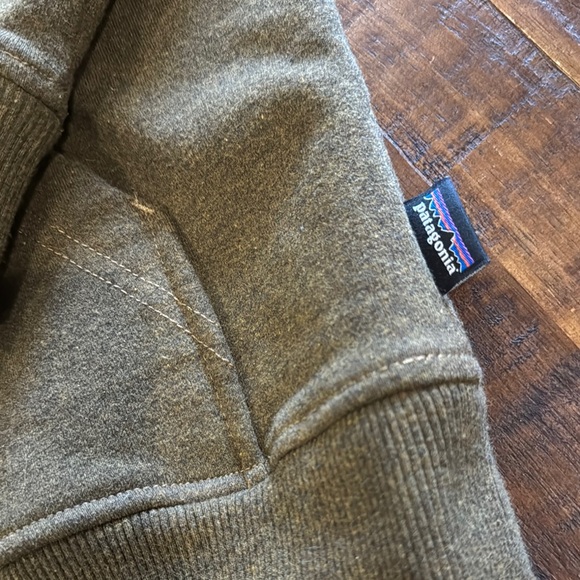 Mens Patagonia Olive Green Hoodie with Graphic Design Size Small - Picture 5 of 7